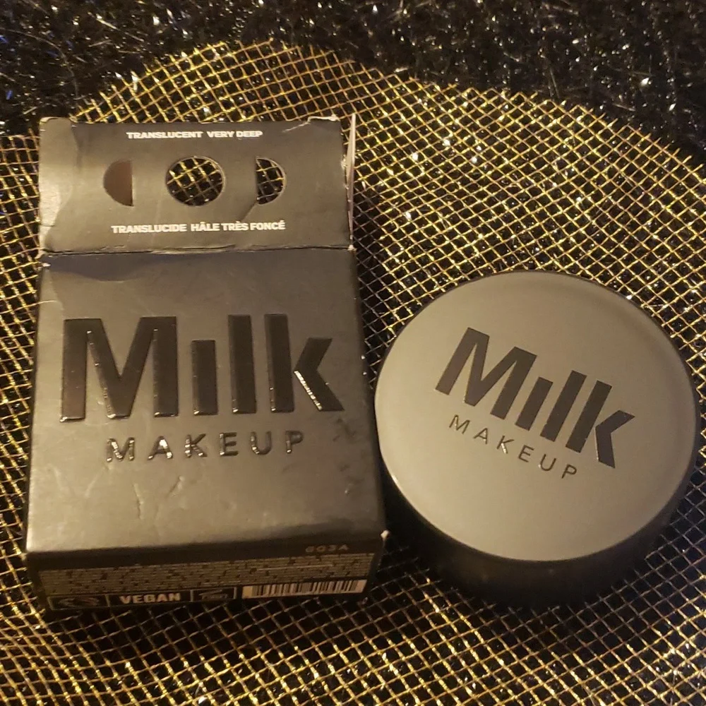 ❇️VERY DEEP Milk Makeup Pore Eclipse Translucent Powder NWT